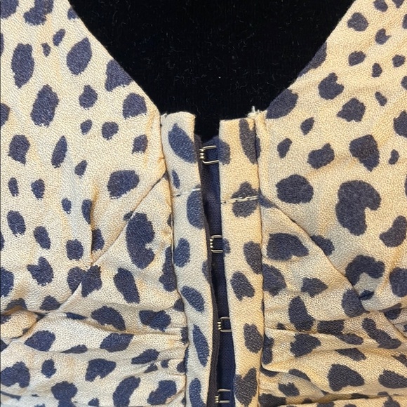 URBAN Romantics | Women’s Multicolored Animal Print V-Neck Crop Top Size Small - Picture 2 of 6